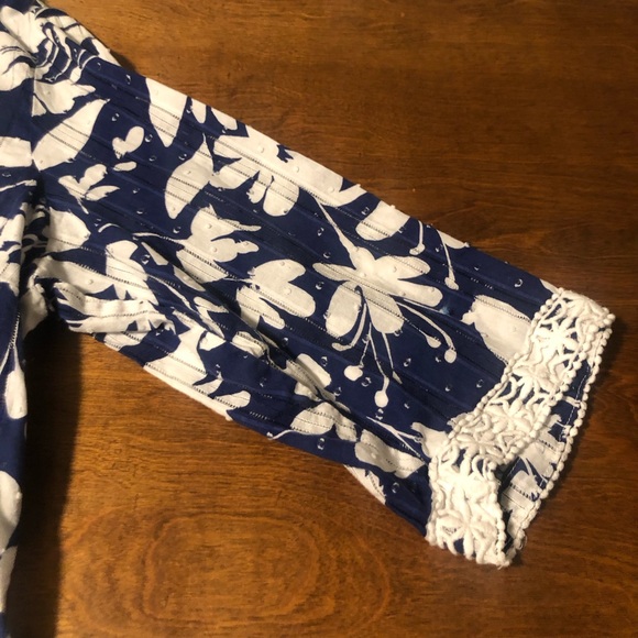 Womens Plus Size Navy and White Floral Tunic Top With Lace Trim size 20W - Picture 7 of 9